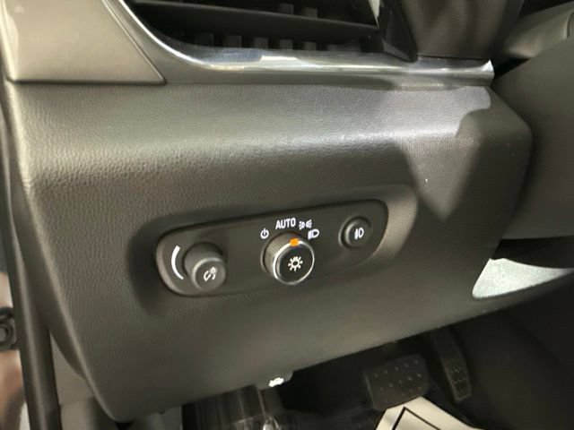 Used 2019 Chevrolet Traverse LT FWD image 21