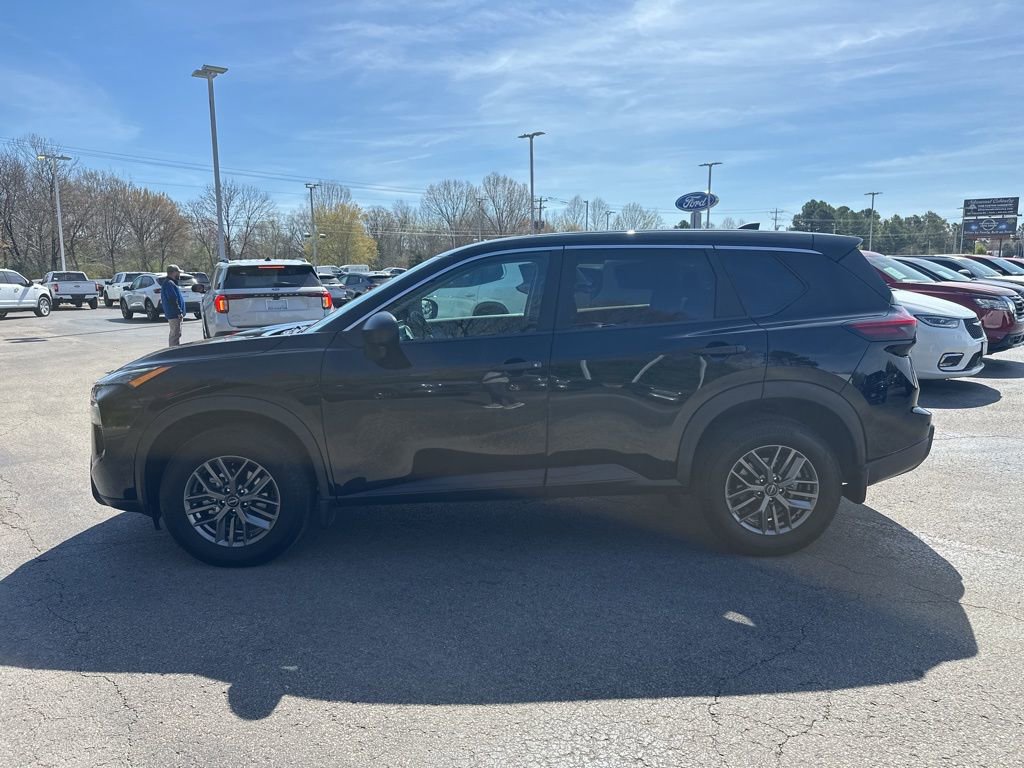 Used 2025 Nissan Rogue S image 6