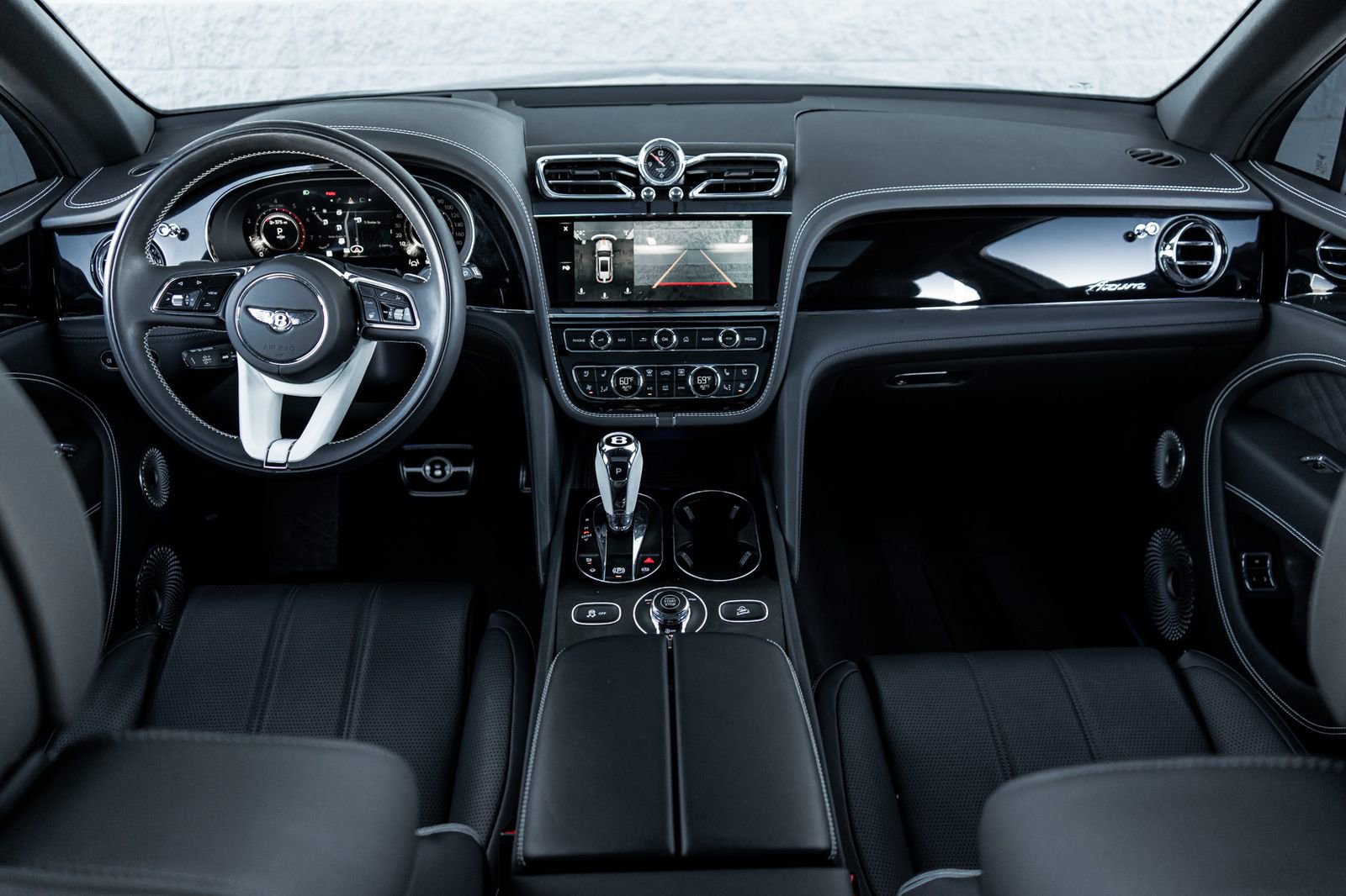 Used 2024 Bentley Bentayga Extended Wheelbase image 4