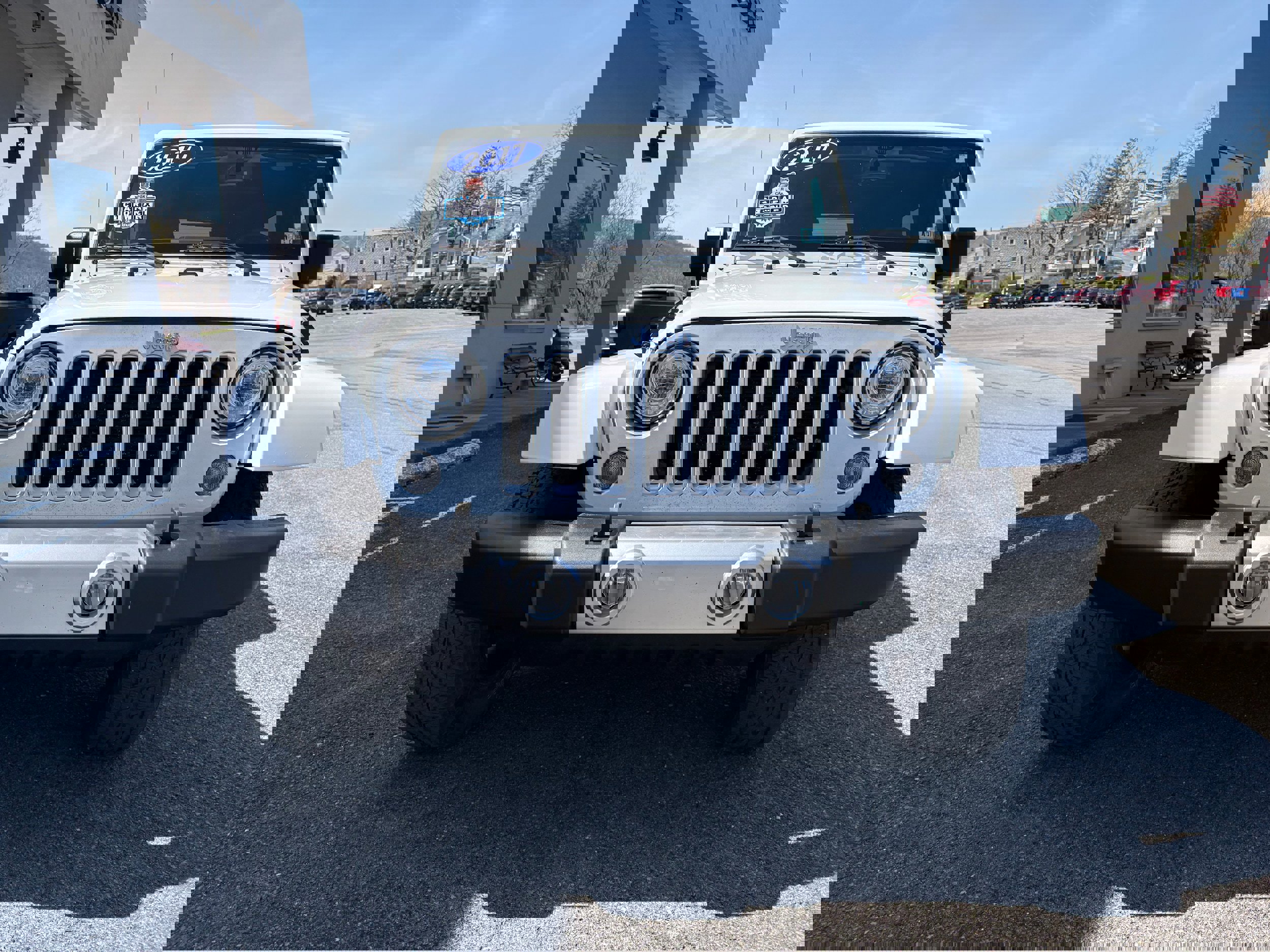 Certified 2017 Jeep Wrangler Unlimited Sahara w/ Connectivity Group image 5