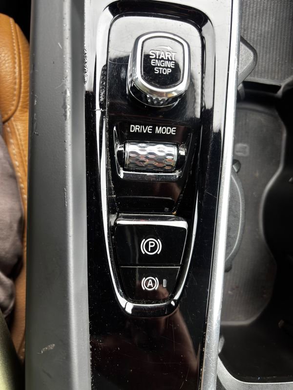 Used 2020 Volvo V60 T5 Cross Country w/ Protection Package Premier image 35