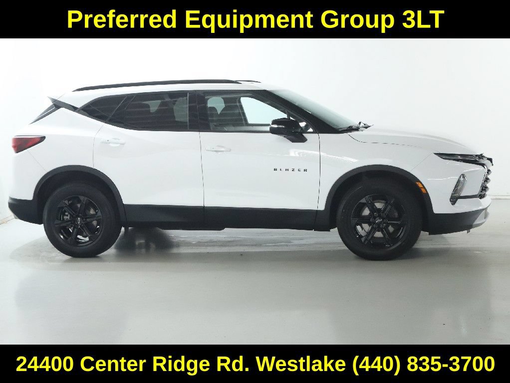 Used 2023 Chevrolet Blazer LT w/ Midnight/Sport Edition FWD image 11