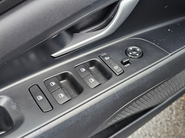 Used 2023 Hyundai Elantra Blue image 22