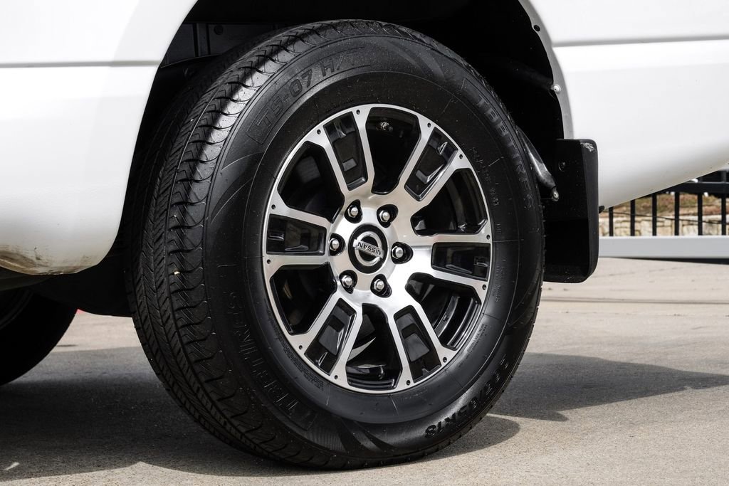 Used 2021 Nissan Titan SV image 53