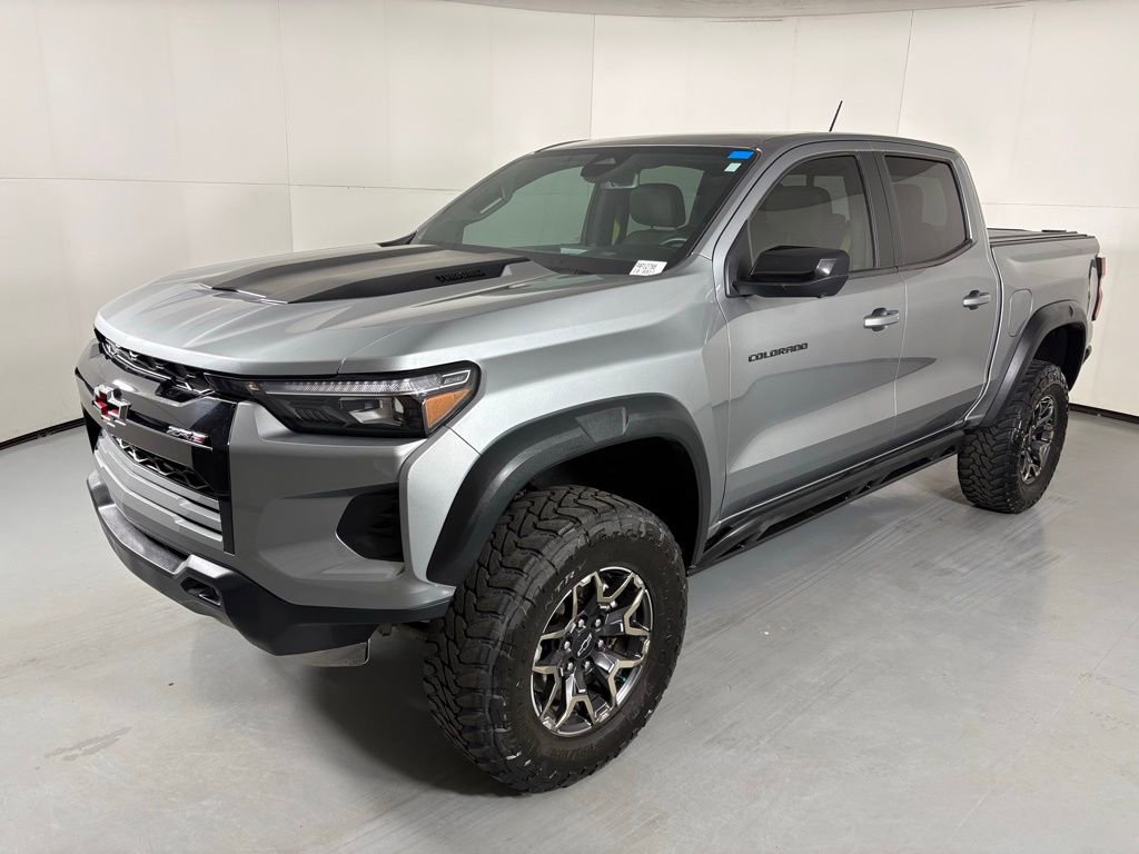 Used 2023 Chevrolet Colorado ZR2 w/ ZR2 Convenience Package III image 5