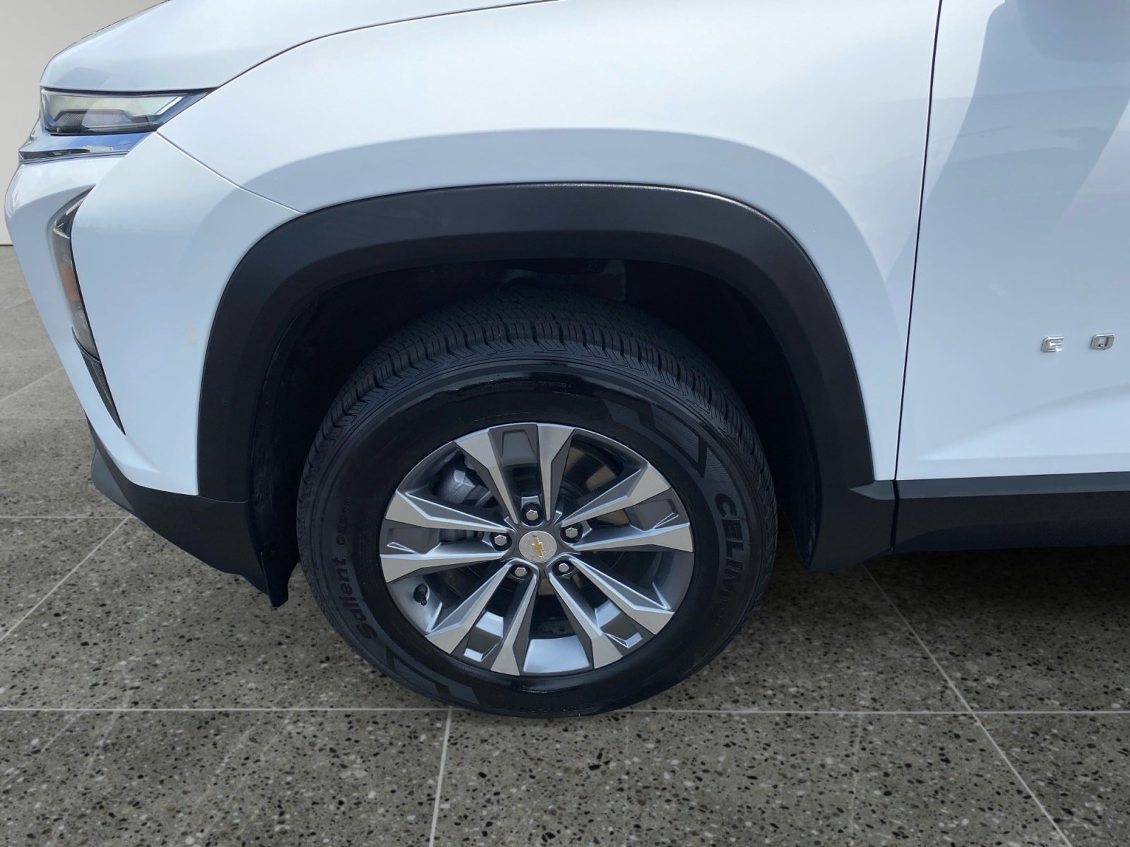 Used 2025 Chevrolet Equinox LT AWD/4WD image 14