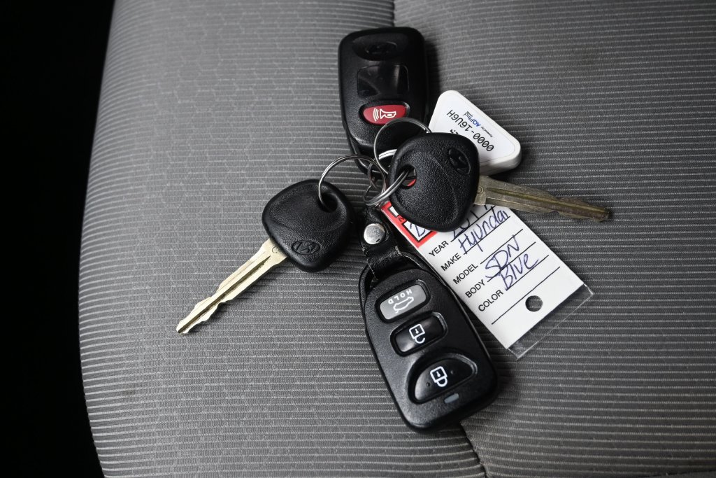 Used 2017 Hyundai Elantra SE FWD image 19