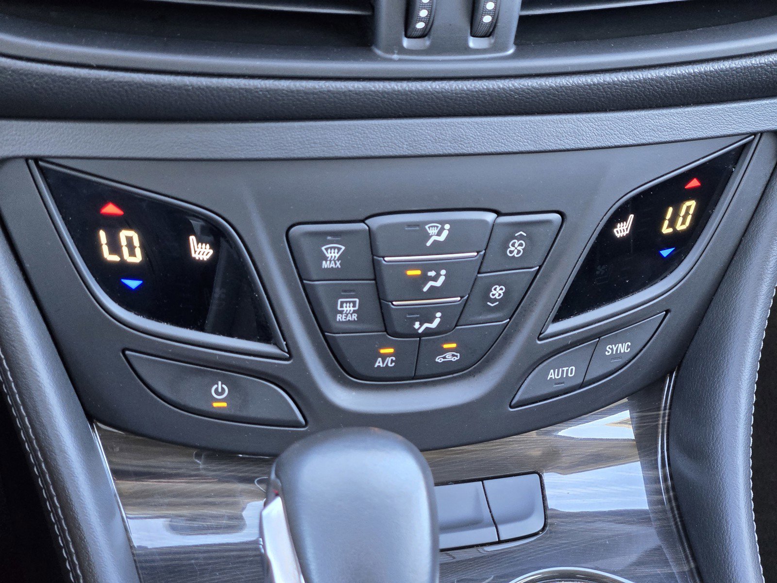 Used 2020 Buick Envision Essence image 20
