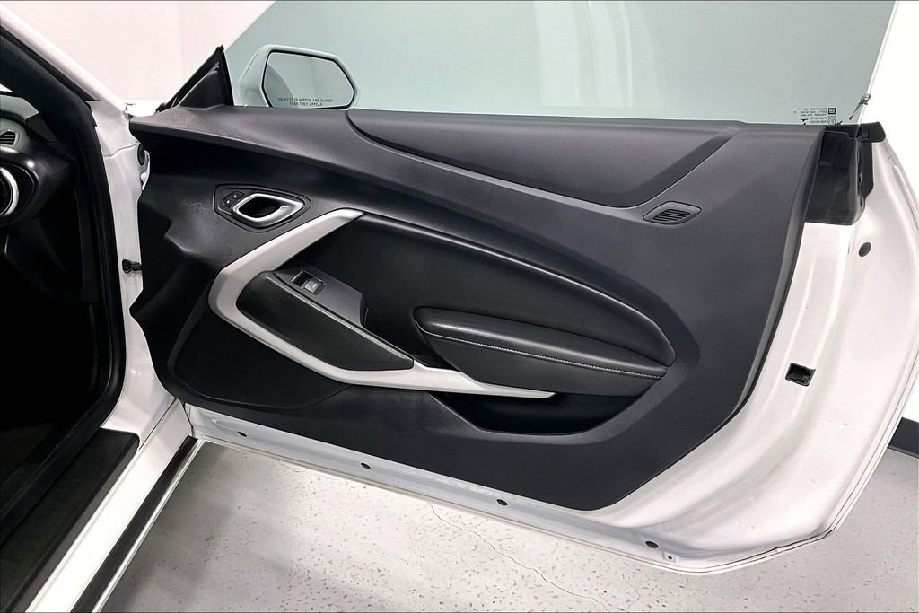 Used 2022 Chevrolet Camaro LT RWD image 15
