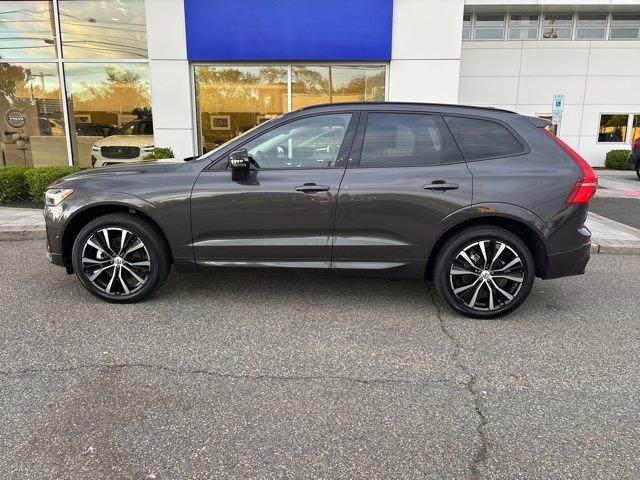 Used 2025 Volvo XC60 B5 Plus AWD/4WD image 2