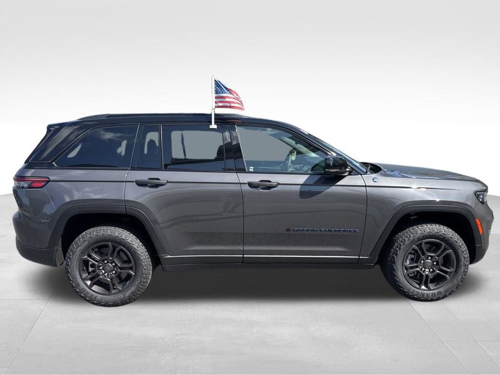 New 2024 Jeep Grand Cherokee Trailhawk w/ Advanced Protech Group II image 9