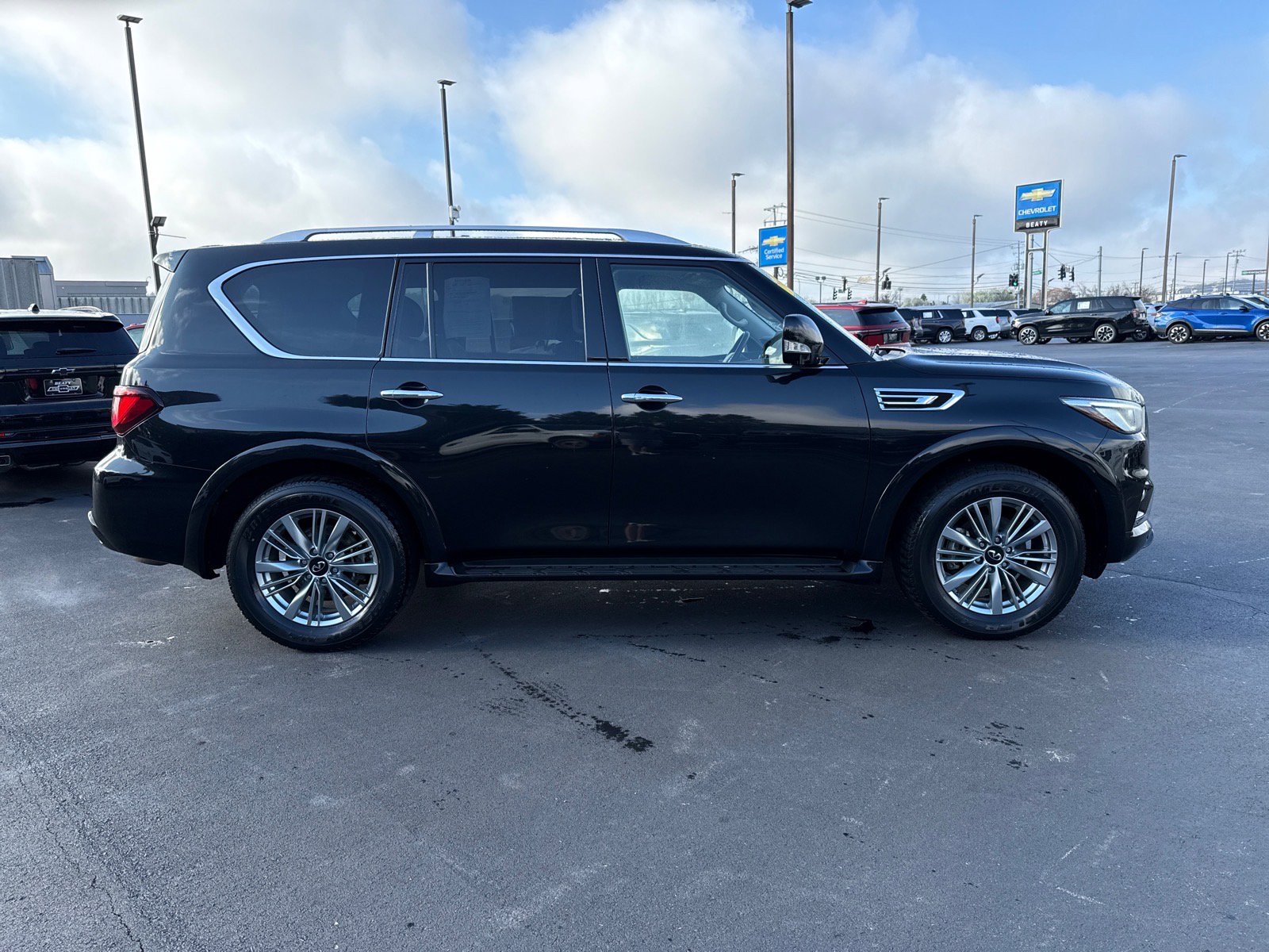 Used 2023 INFINITI QX80 Luxe w/ Cargo Package RWD image 2