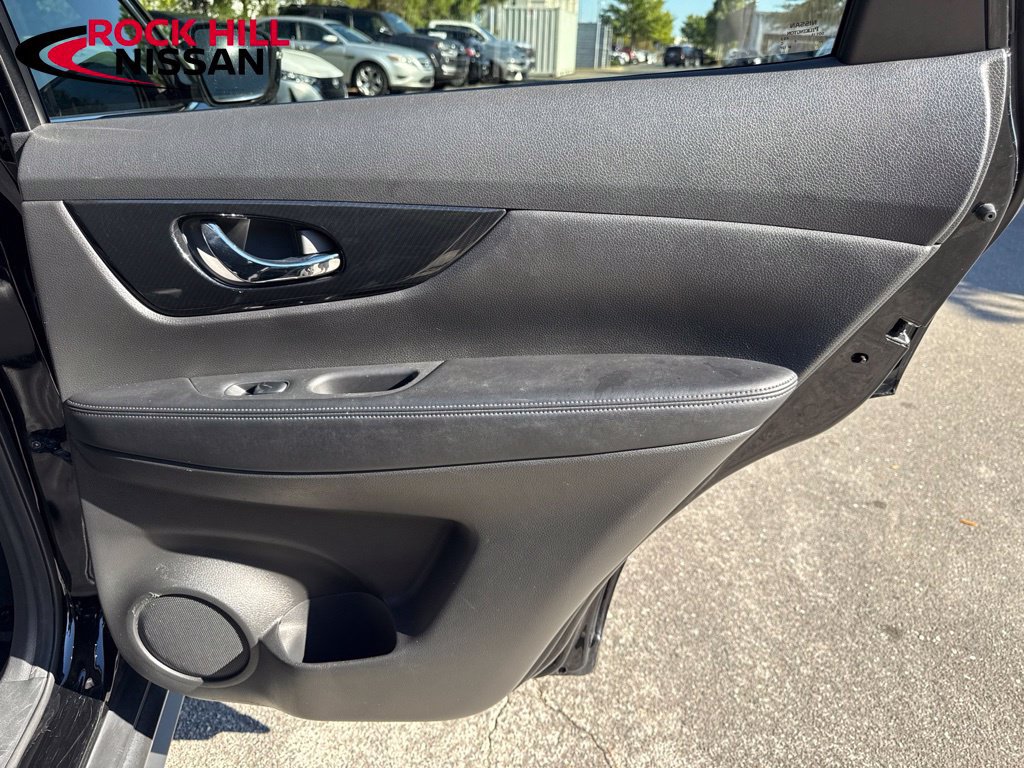 Used 2020 Nissan Rogue SL FWD image 30