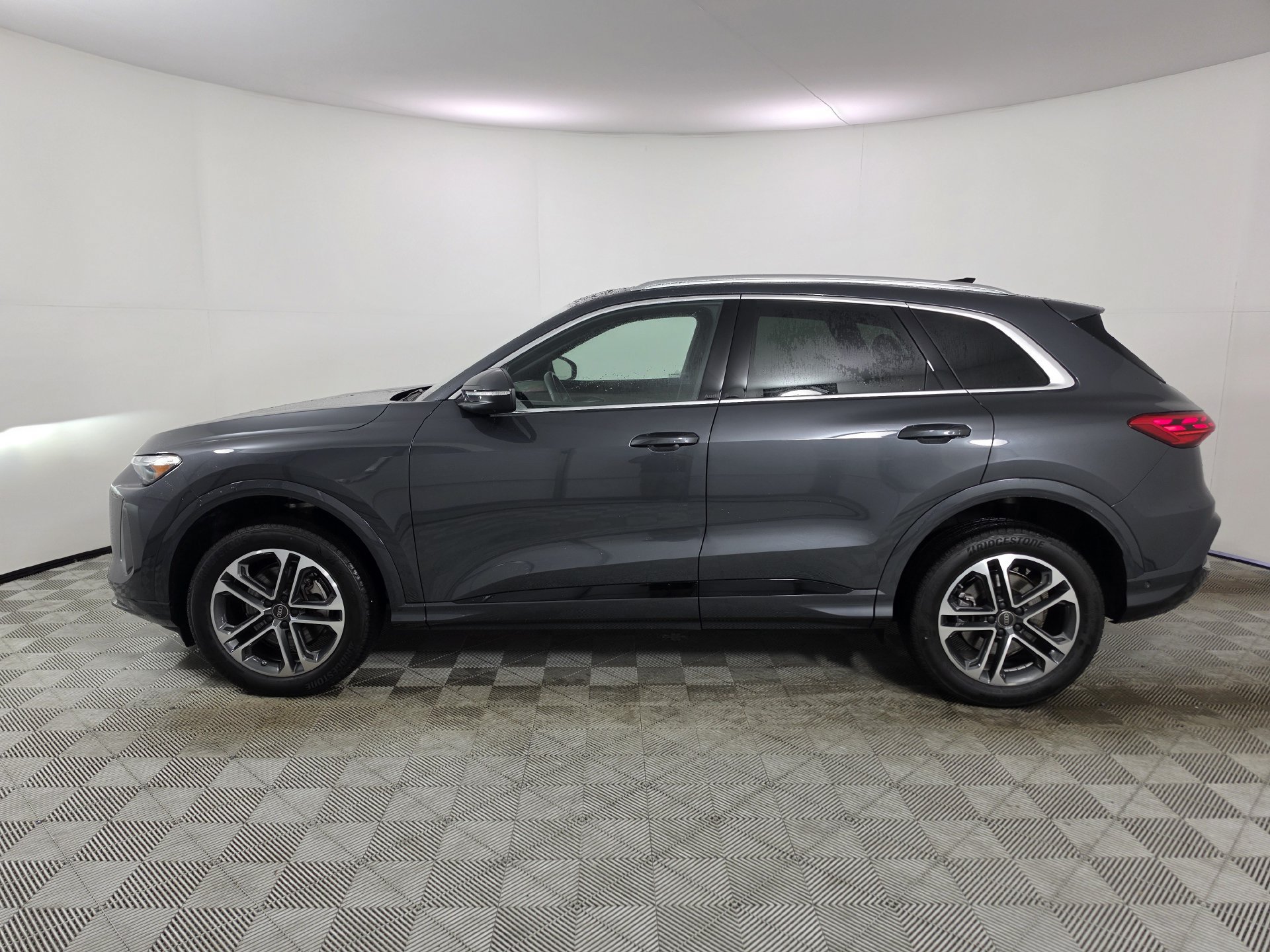 Certified 2025 Audi Q5 Premium w/ Convenience Package AWD/4WD image 36