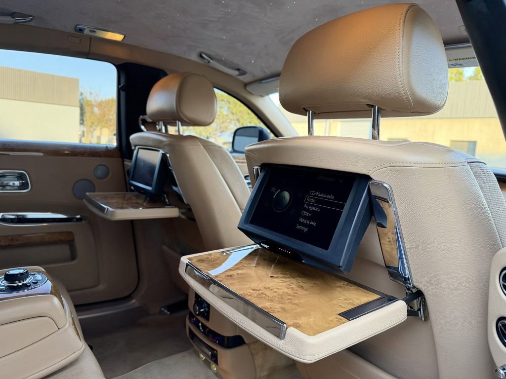 Used 2011 Rolls-Royce Ghost image 38