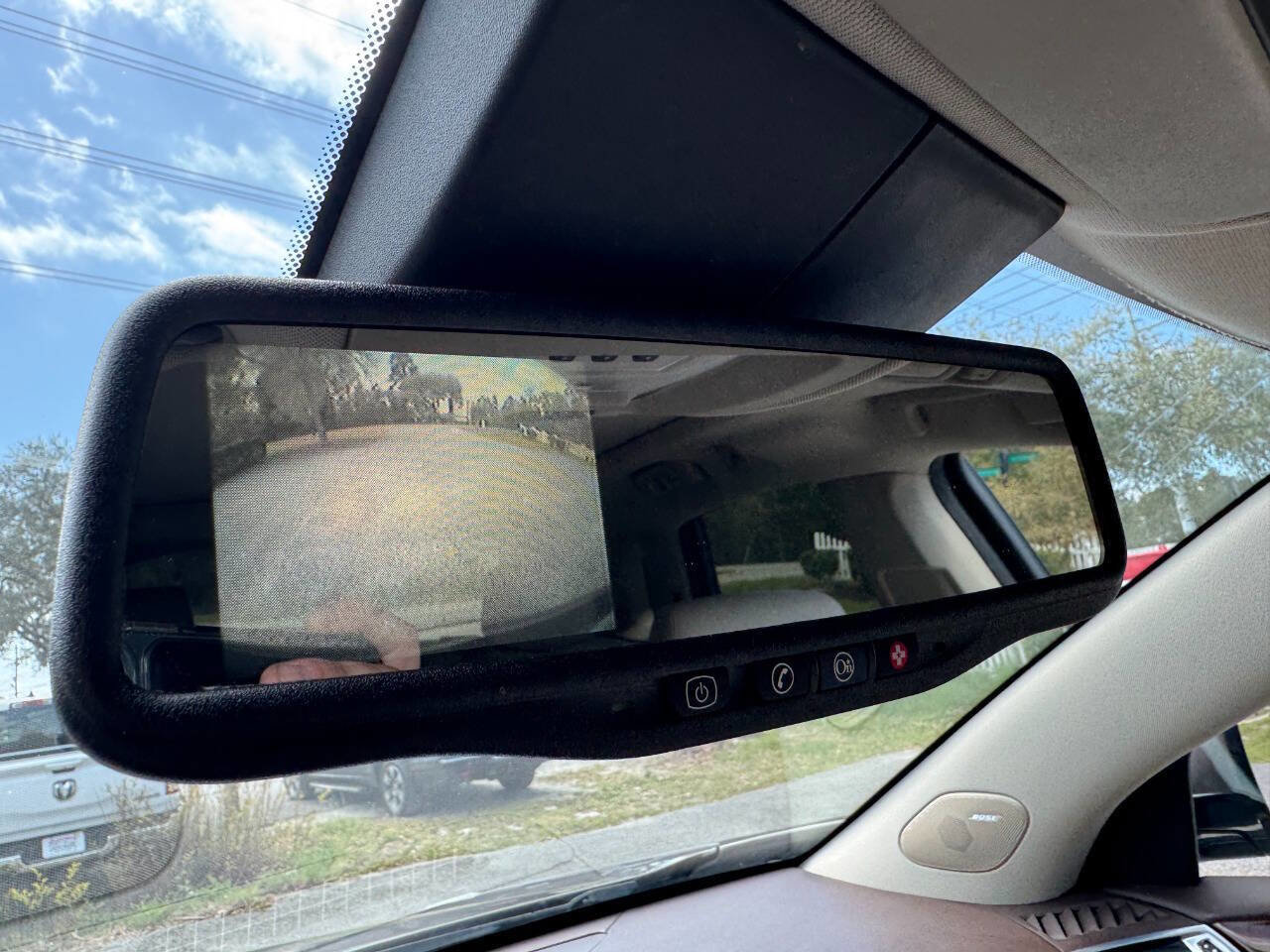 Used 2011 Cadillac SRX Luxury image 23