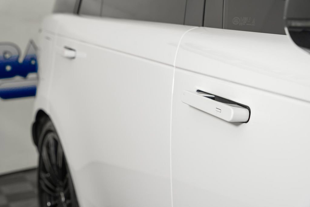 Used 2023 Land Rover Range Rover Long Wheelbase Autobiography image 18