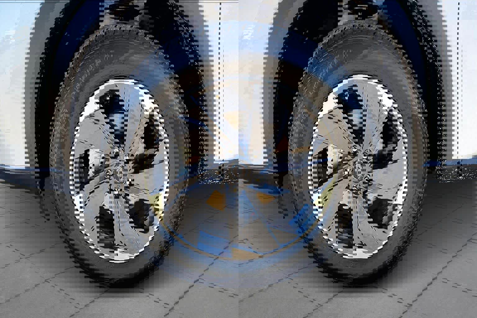 Used 2025 Nissan Rogue SV image 10