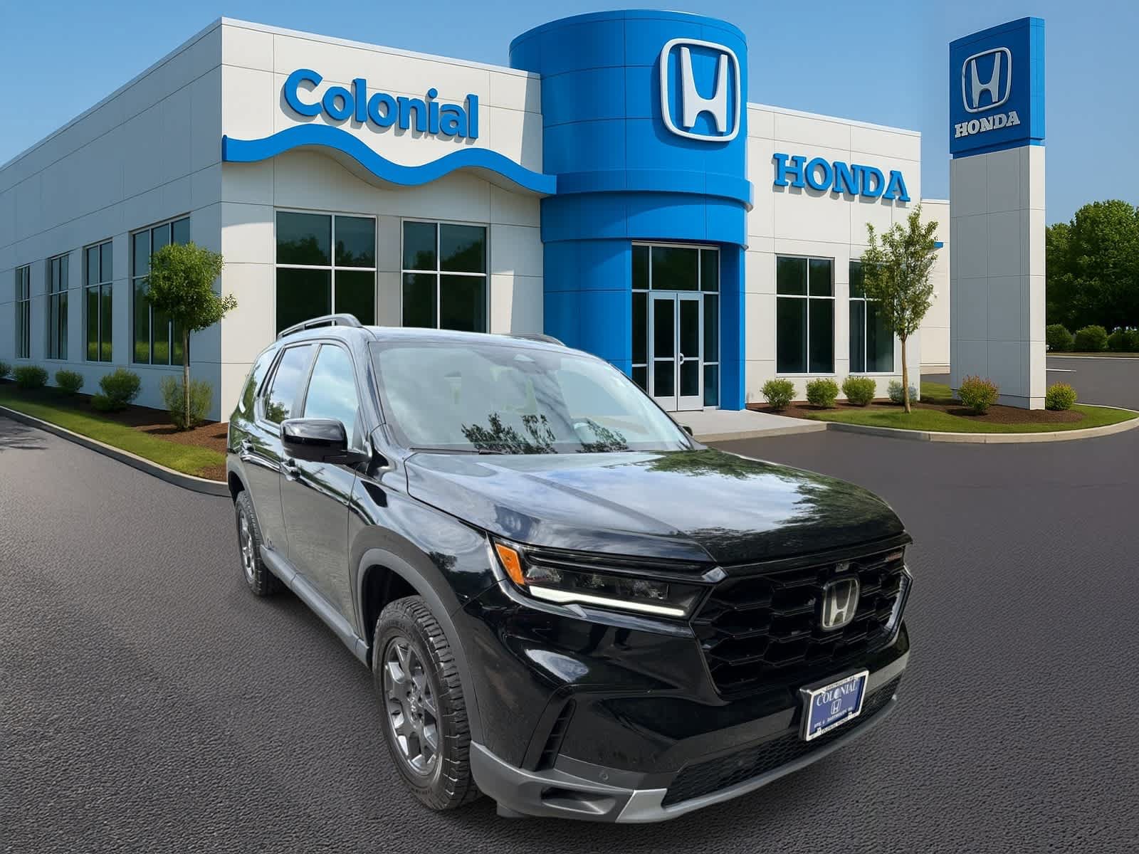 Used 2025 Honda Pilot TrailSport image 8