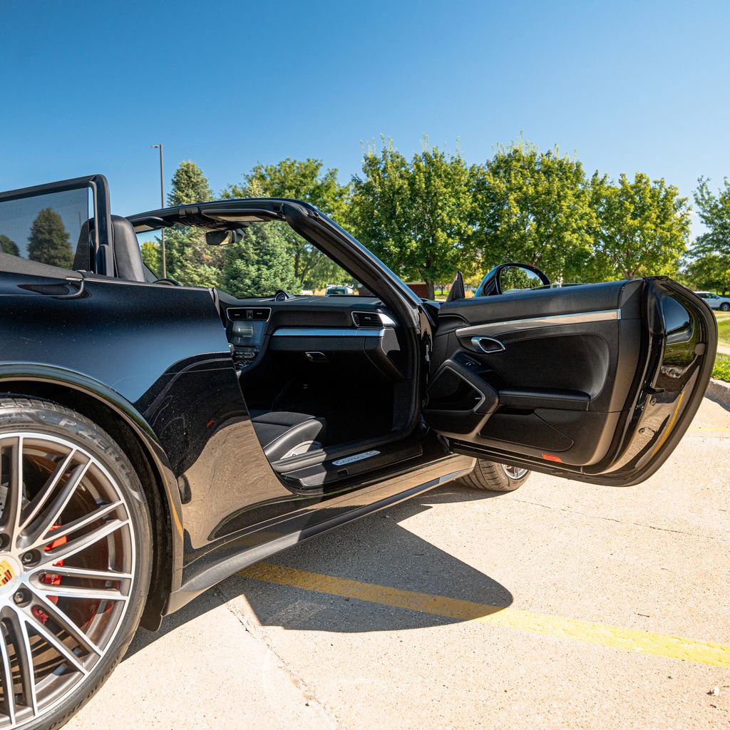 Used 2018 Porsche 911 Carrera 4S image 16