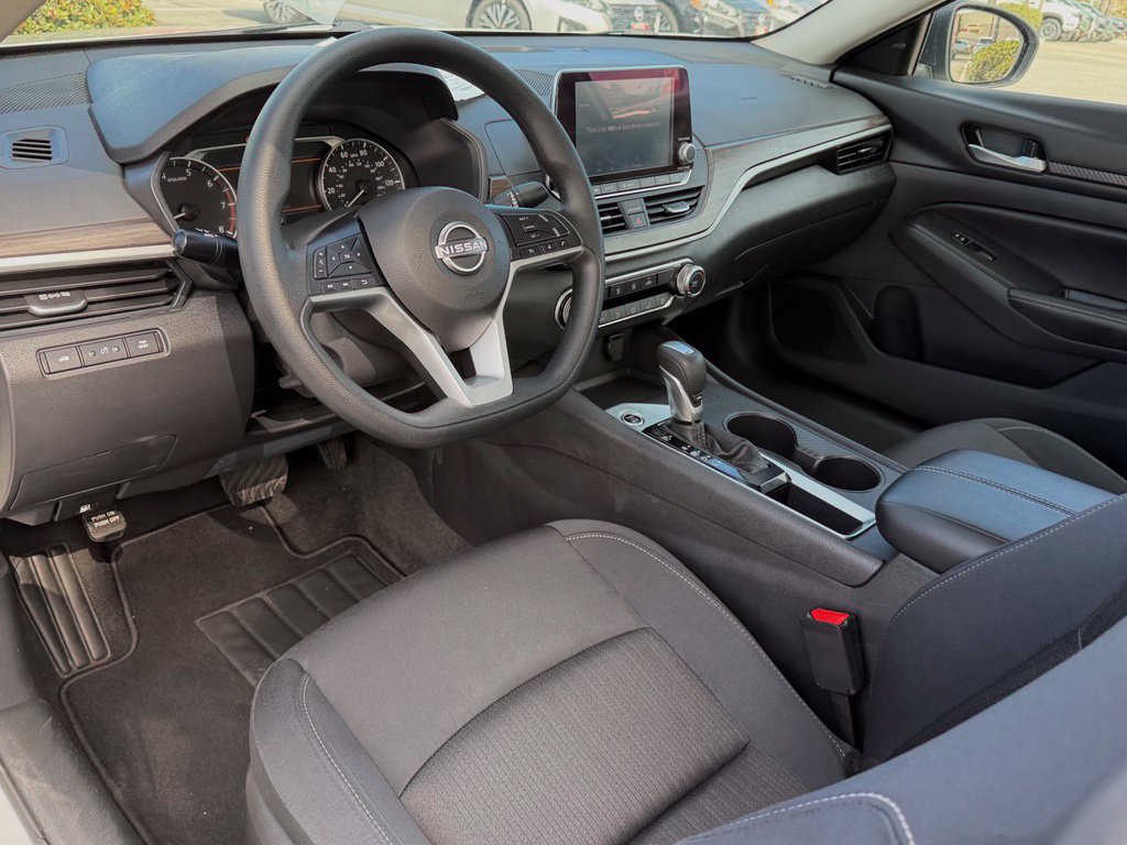 Certified 2025 Nissan Altima 2.5 SV FWD image 18