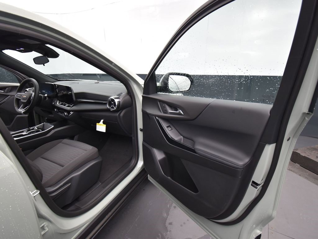 New 2026 Chevrolet Equinox LT image 14