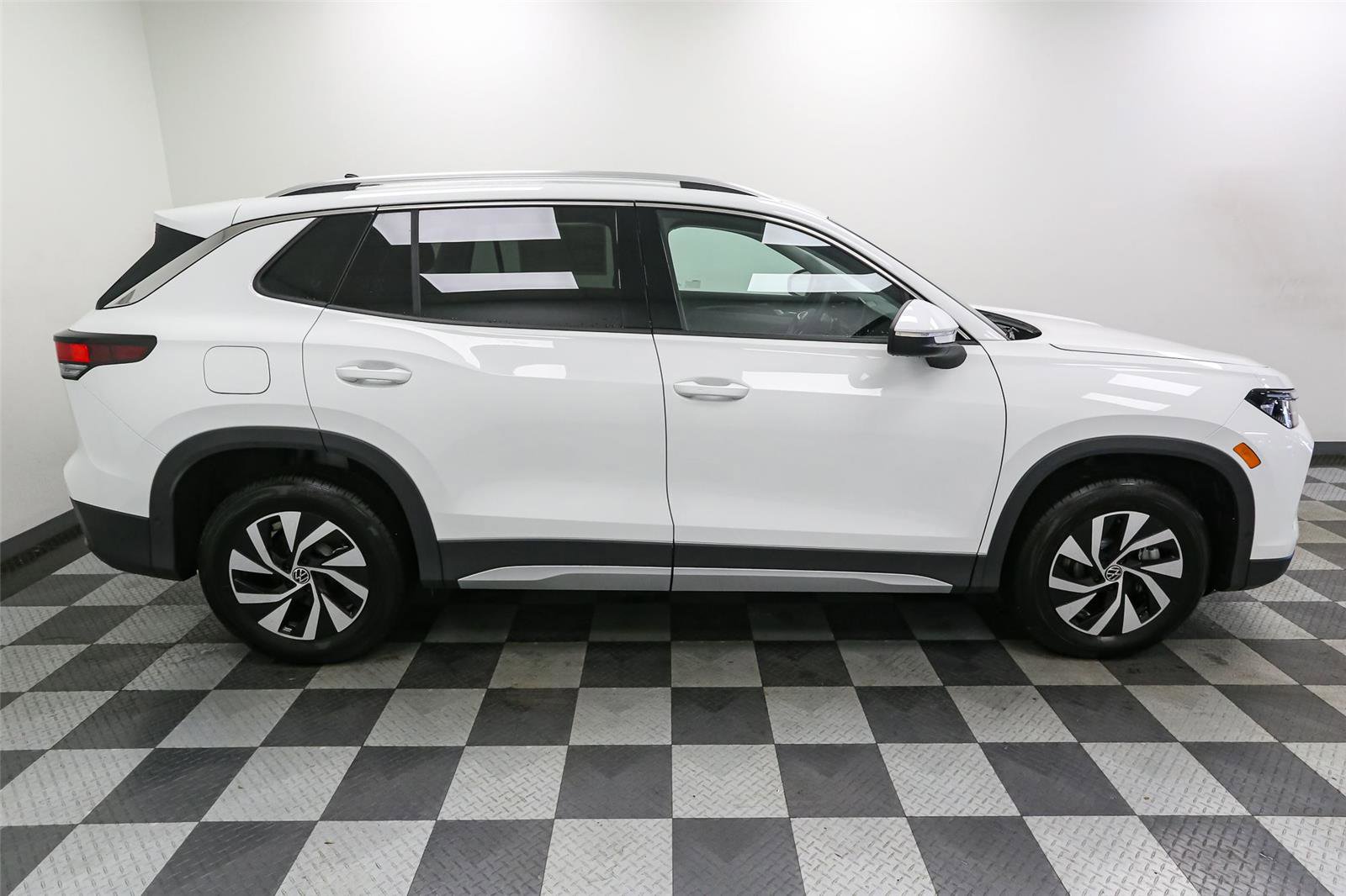 New 2025 Volkswagen Tiguan S image 7