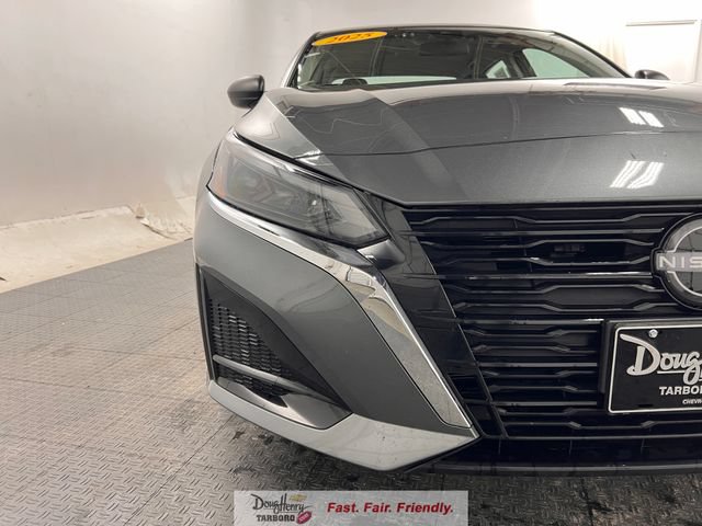 Used 2025 Nissan Altima 2.5 SV FWD image 12