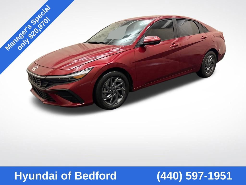 Used 2024 Hyundai Elantra SEL image 1