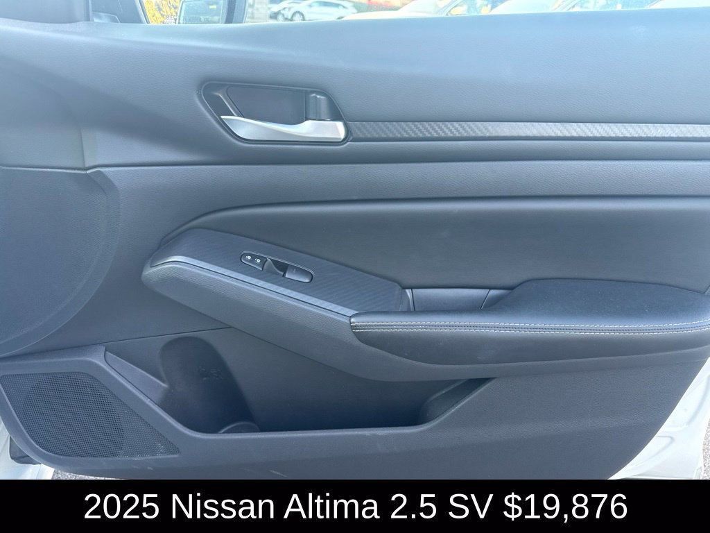 Used 2025 Nissan Altima 2.5 SV FWD image 18
