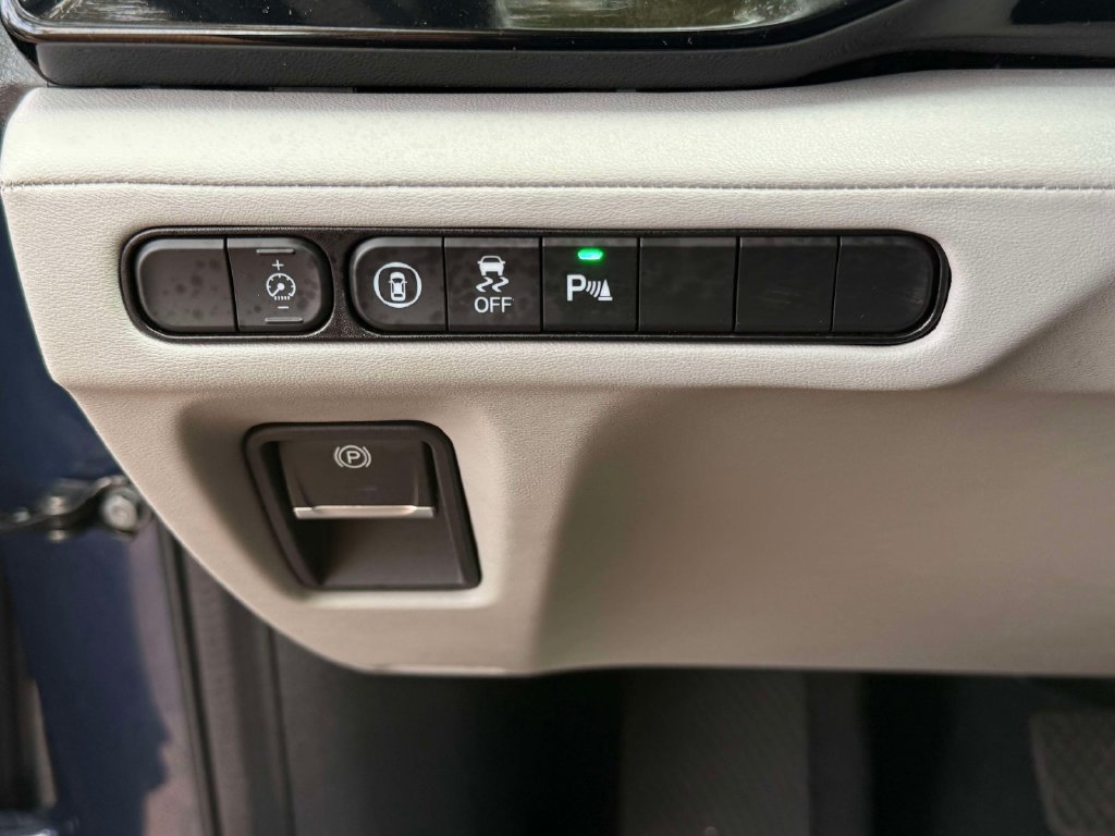 Certified 2025 Acura MDX w/ Technology Package AWD/4WD image 30