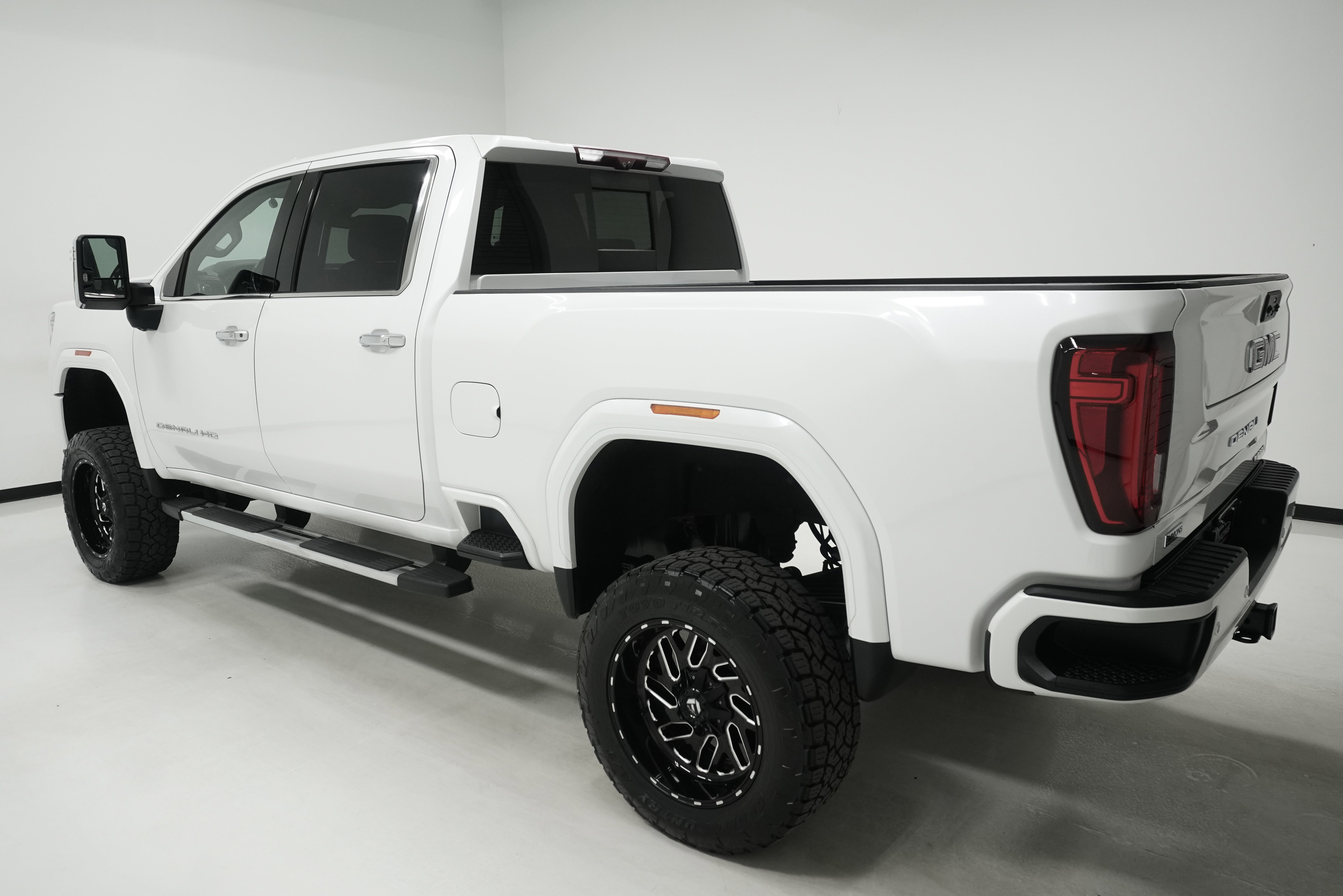 Used 2020 GMC Sierra 2500 Denali w/ Denali Ultimate Package AWD/4WD image 4