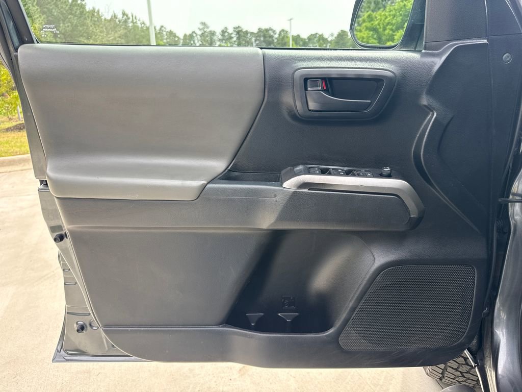 Used 2021 Toyota Tacoma SR5 RWD image 14