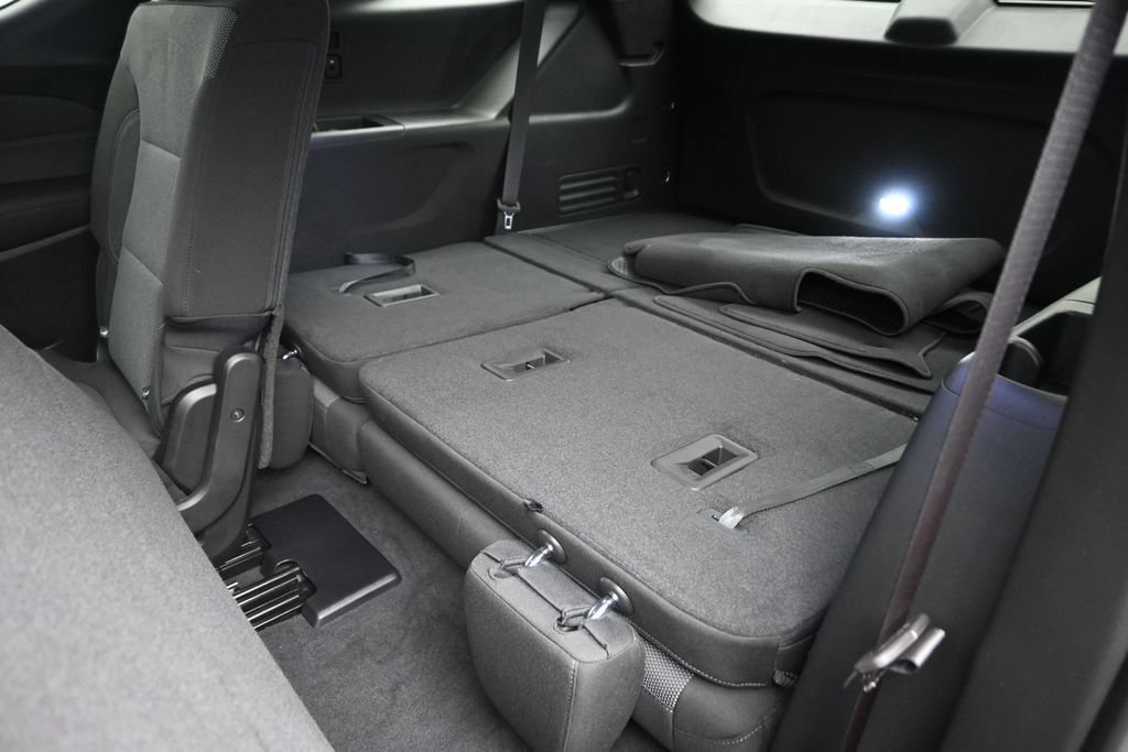Used 2024 Chevrolet Traverse LT FWD image 15