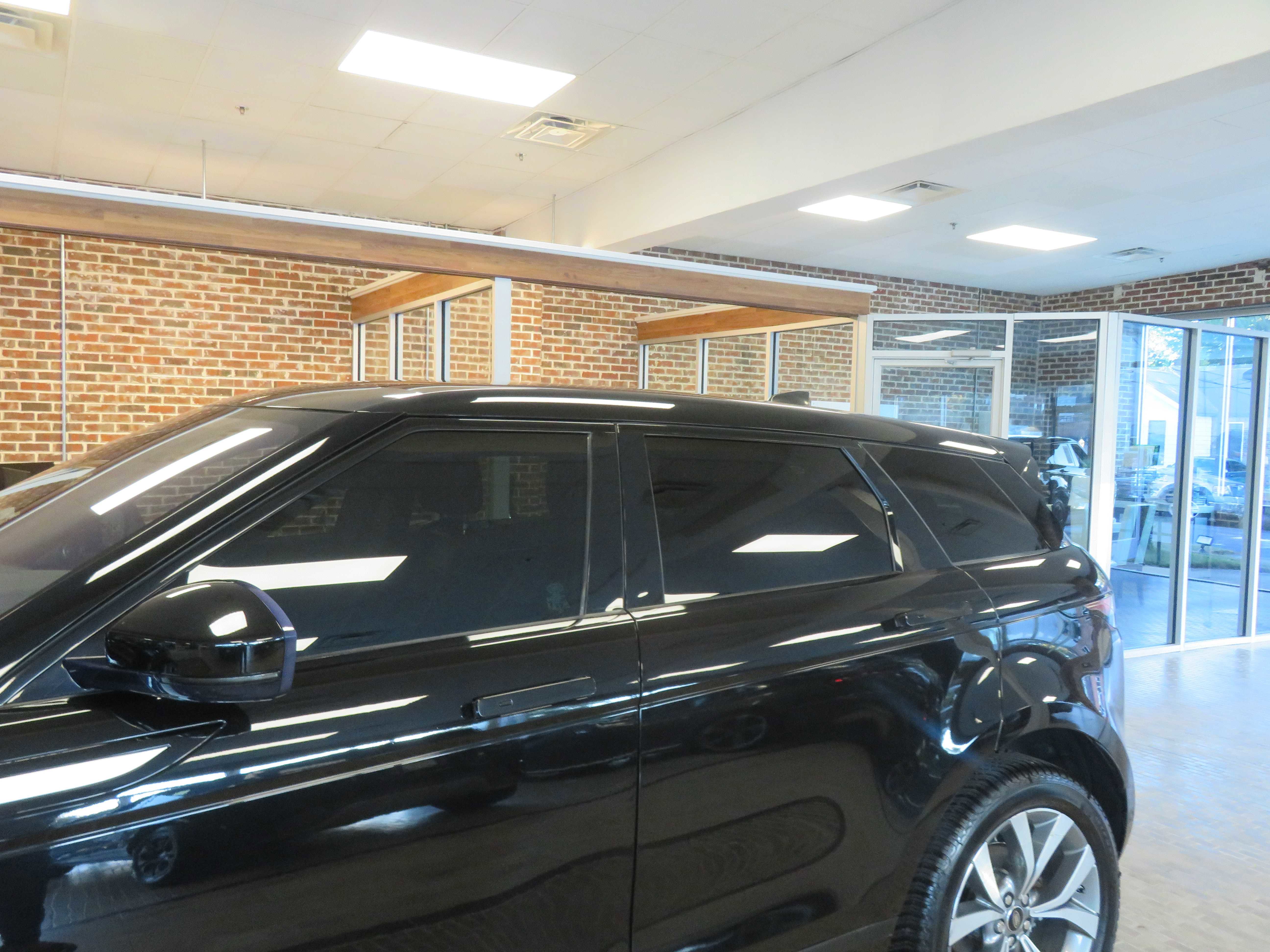 Used 2020 Land Rover Range Rover Evoque SE image 70