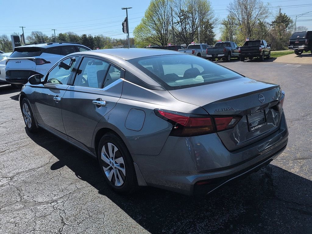 Used 2024 Nissan Altima 2.5 S FWD image 5