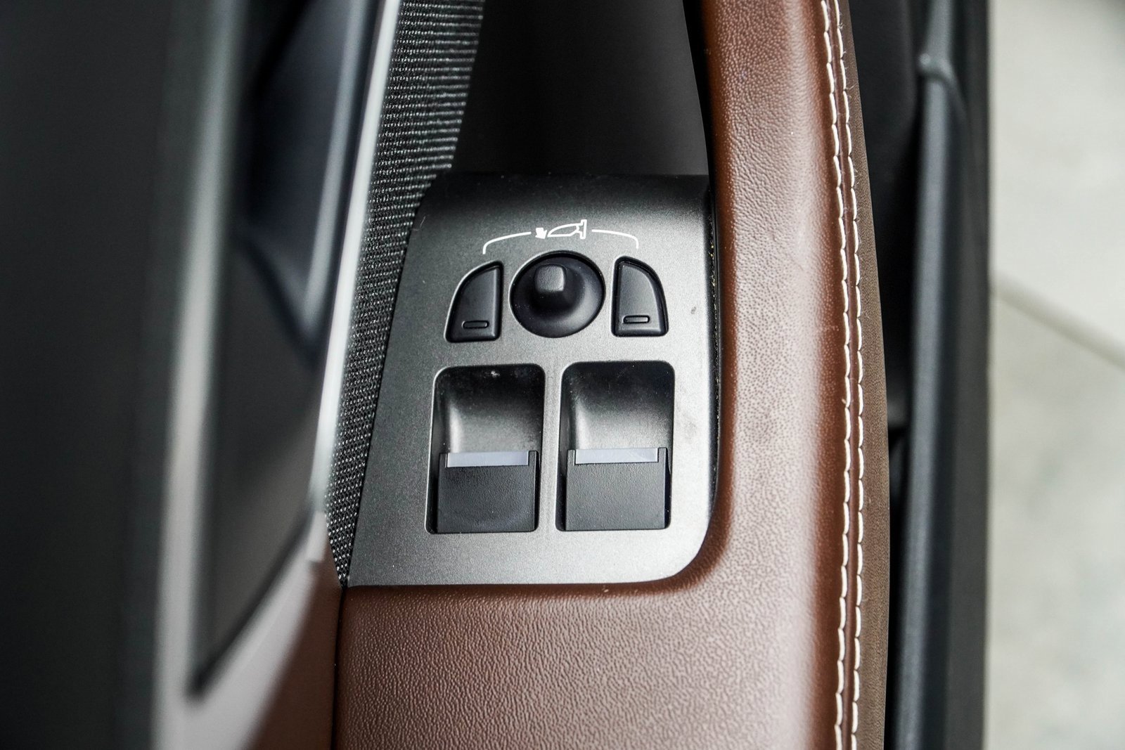 Used 2018 Jaguar F-TYPE Coupe image 33