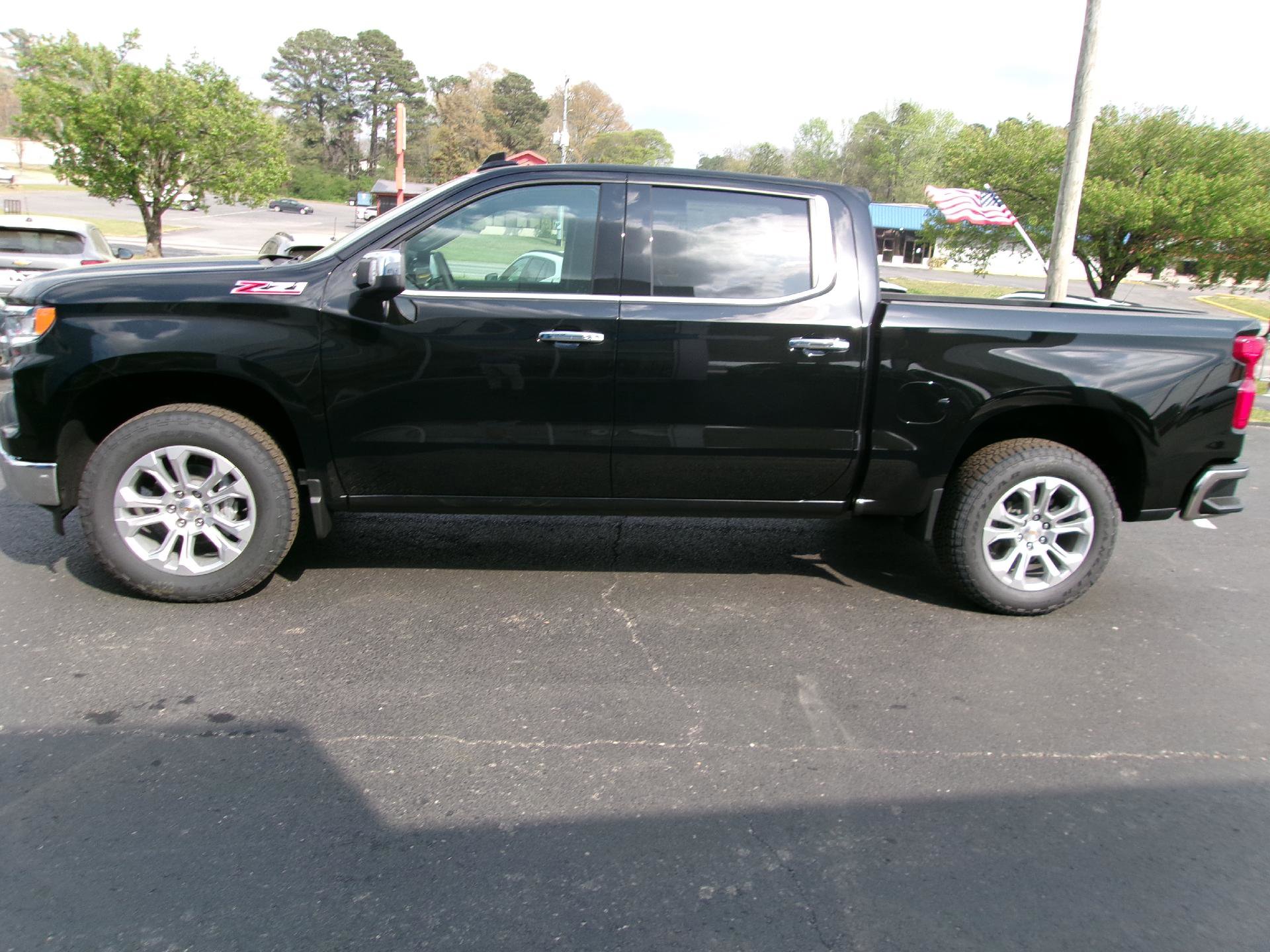 New 2026 Chevrolet Silverado 1500 LTZ w/ LTZ Premium Package image 7