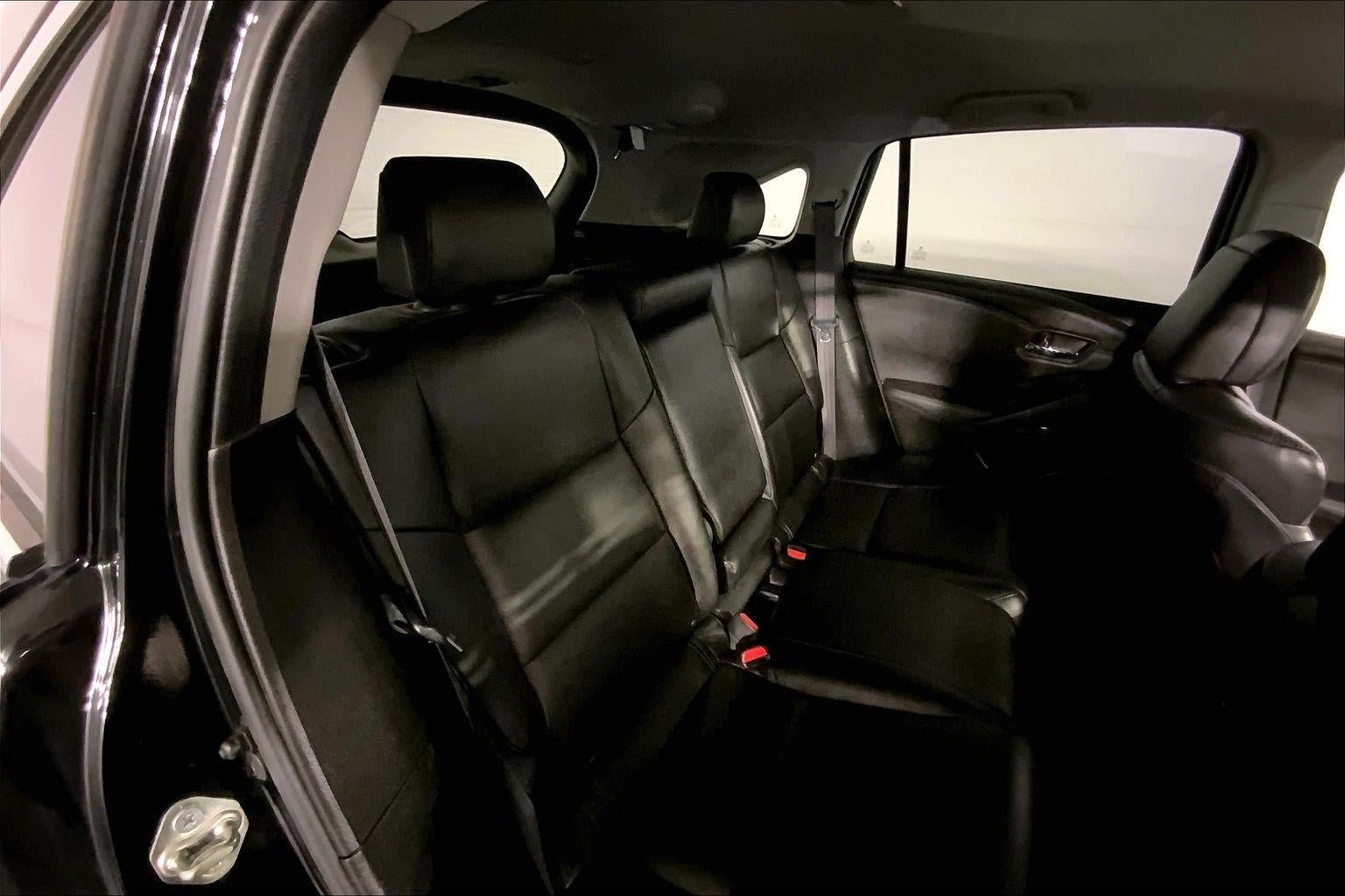 Used 2017 Acura RDX w/ AcuraWatch Plus Package FWD image 23