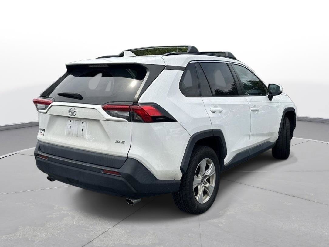 Used 2019 Toyota RAV4 XLE w/ Convenience Package FWD image 6