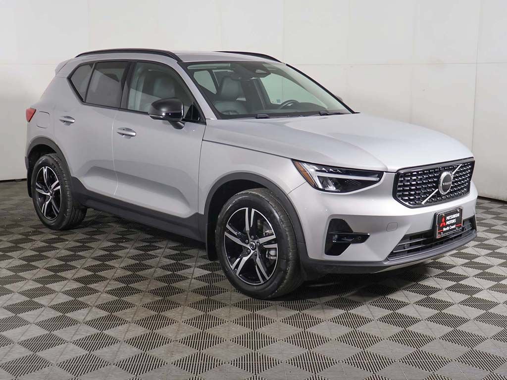 Used 2023 Volvo XC40 B5 Plus w/ Climate Package AWD/4WD image 52