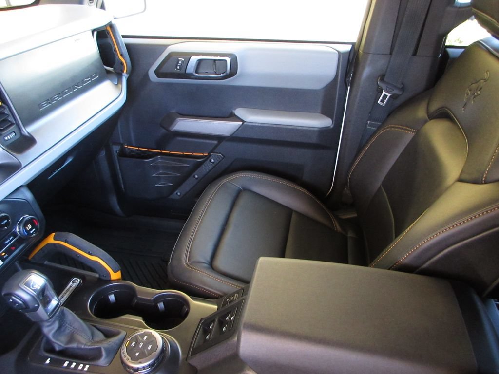 Certified 2023 Ford Bronco Badlands w/ Sasquatch Package AWD/4WD image 22