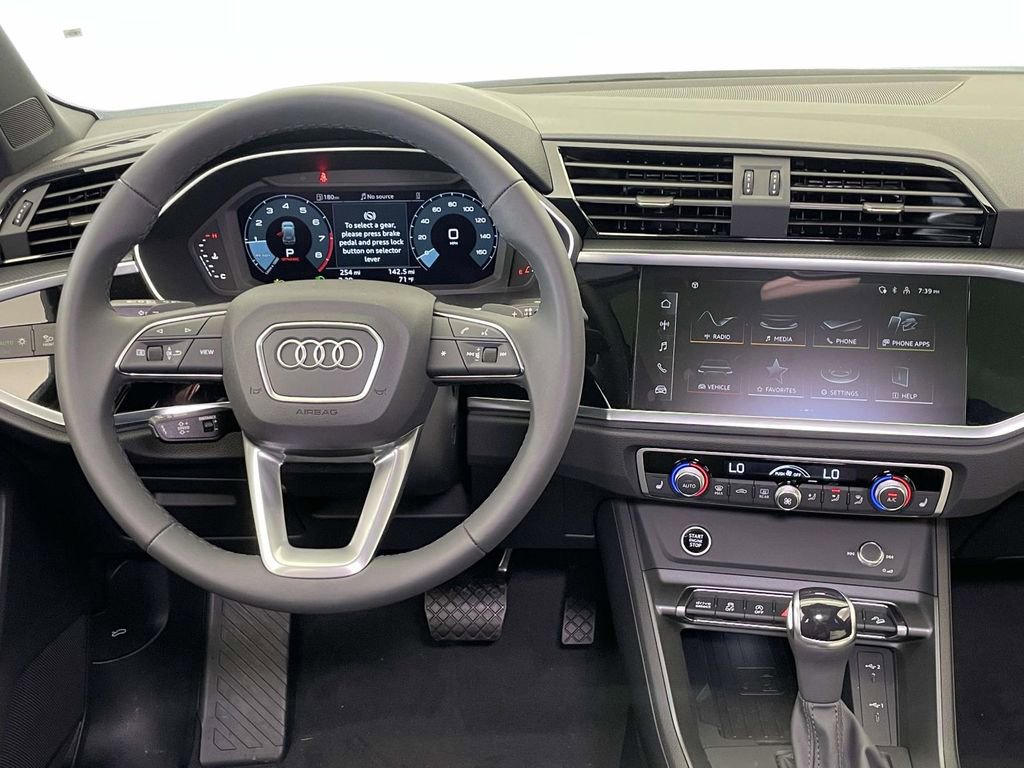 New 2025 Audi Q3 2.0T Premium image 25