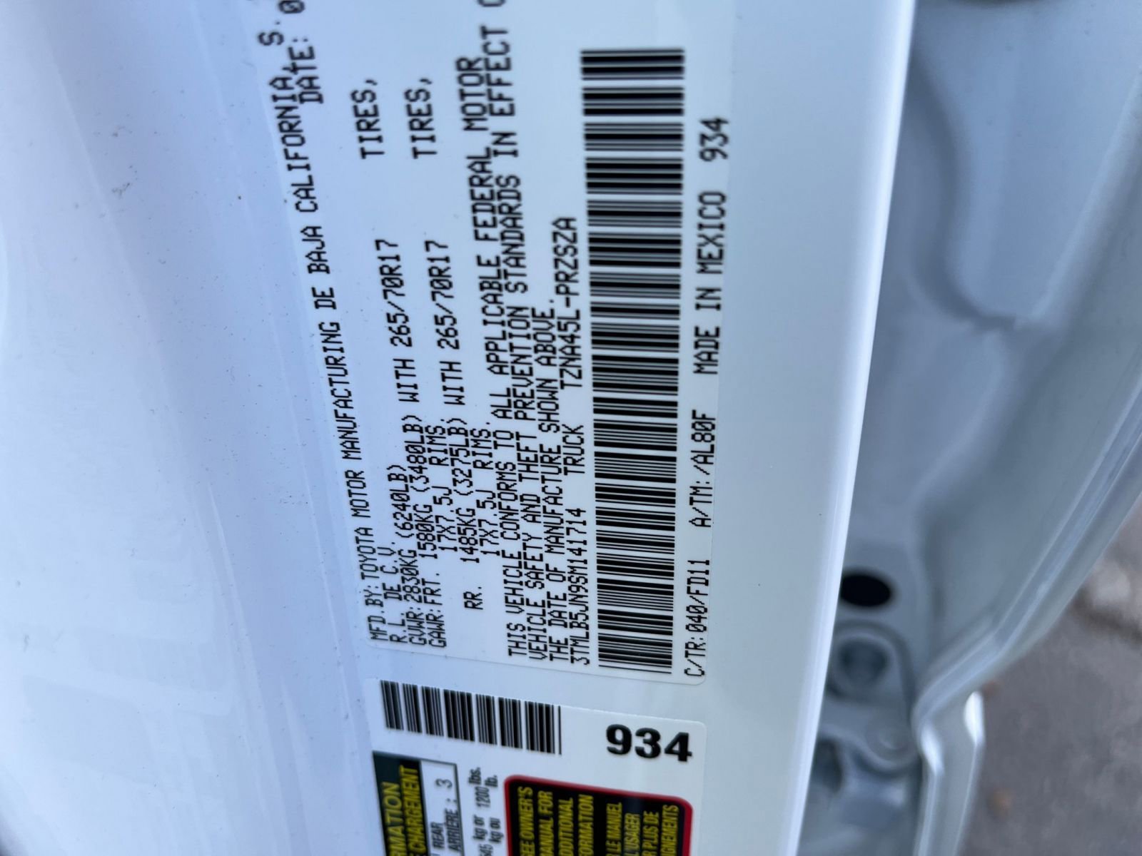 Used 2025 Toyota Tacoma TRD Off-Road image 28