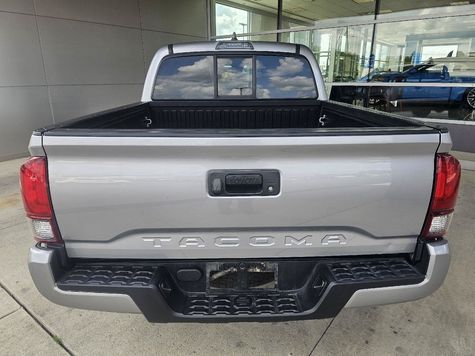 Used 2021 Toyota Tacoma SR w/ SR Convenience Package RWD image 4