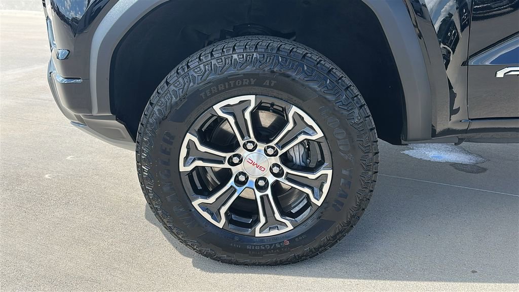 Used 2025 GMC Canyon AT4 image 7