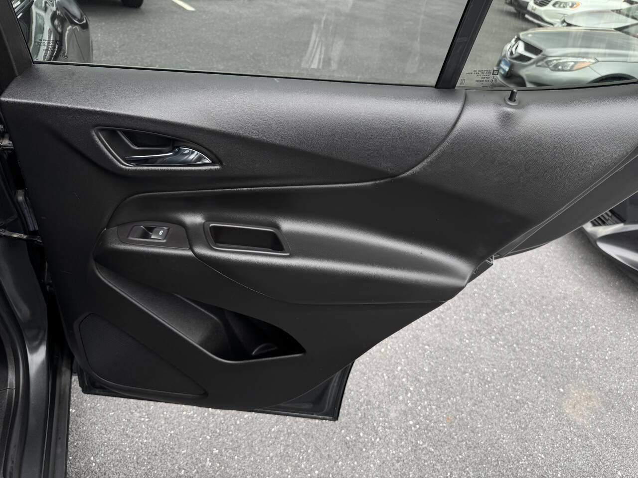 Used 2020 Chevrolet Equinox LT image 37