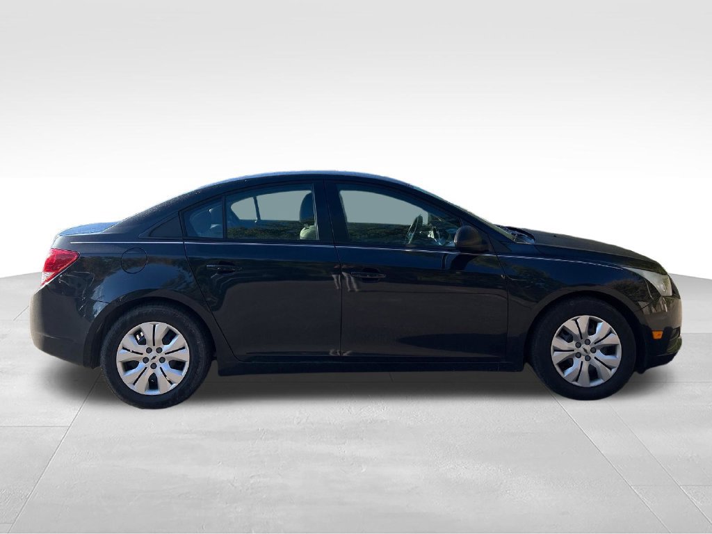 Used 2013 Chevrolet Cruze LS FWD image 8