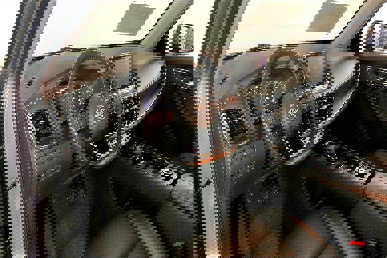 Used 2021 Nissan Rogue SV w/ Premium Package image 14