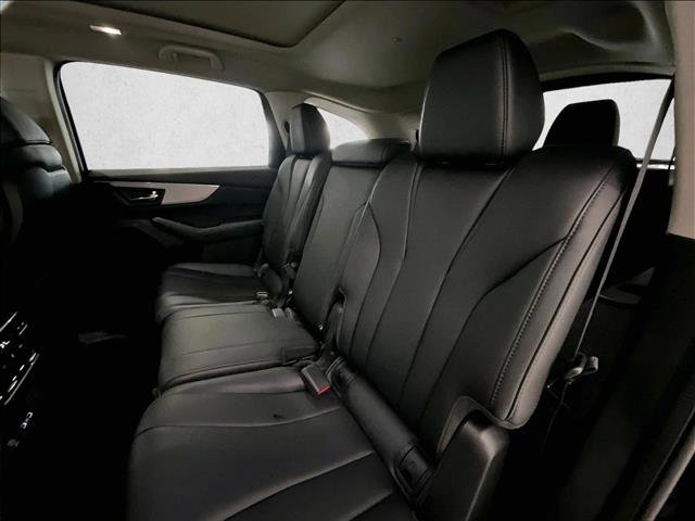 Used 2023 Acura MDX SH-AWD image 28